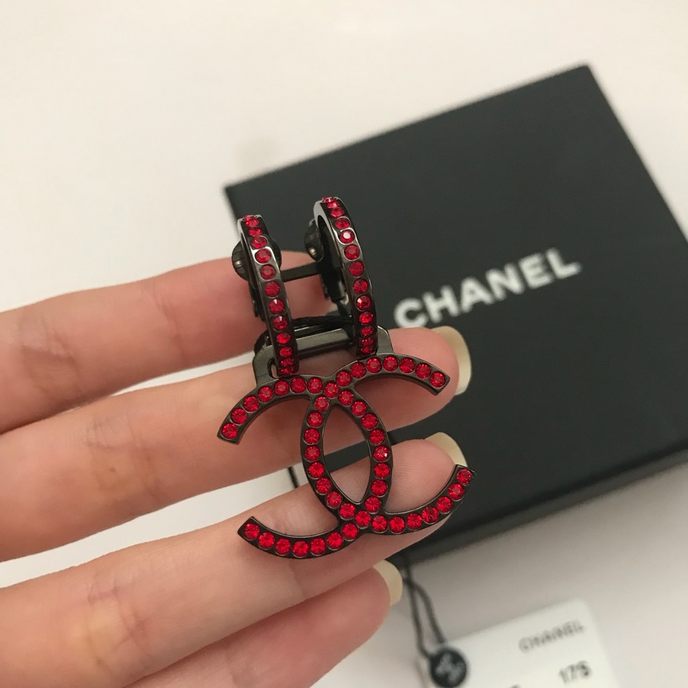 CHANEL Crystal Earring - Picture 3 of 11